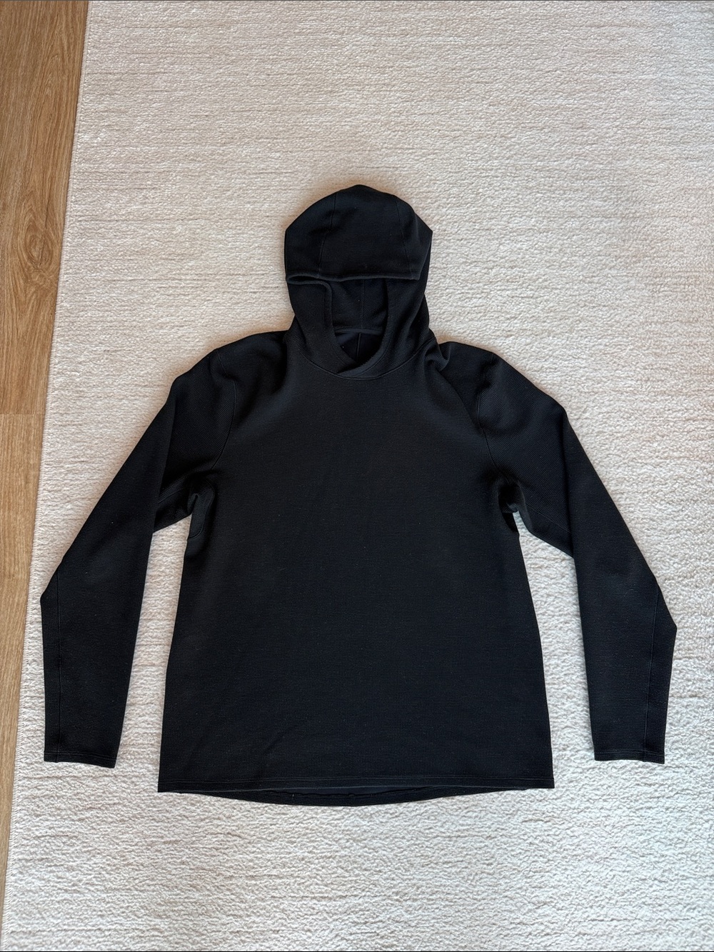 Men’s Lululemon black waffle knit lightweight hoodie: black size Large